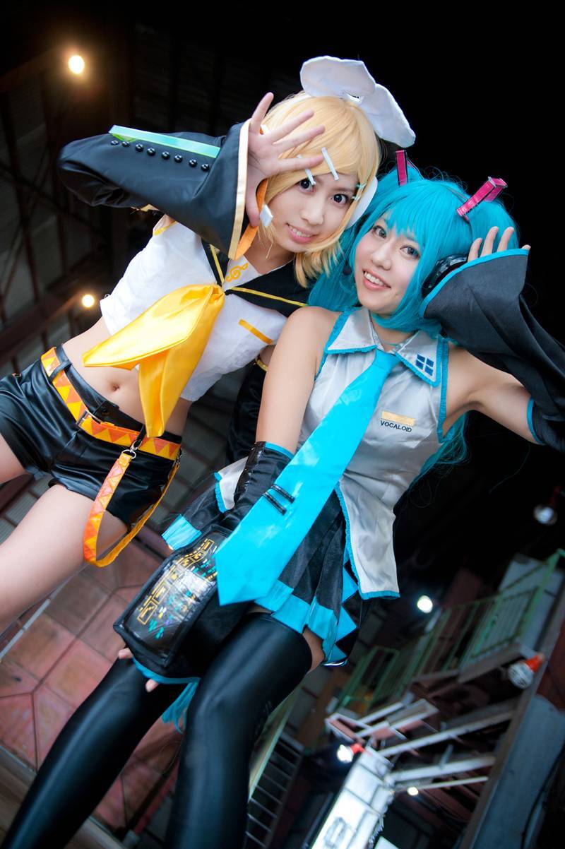 [Cosplay]   cos制服双姐妹